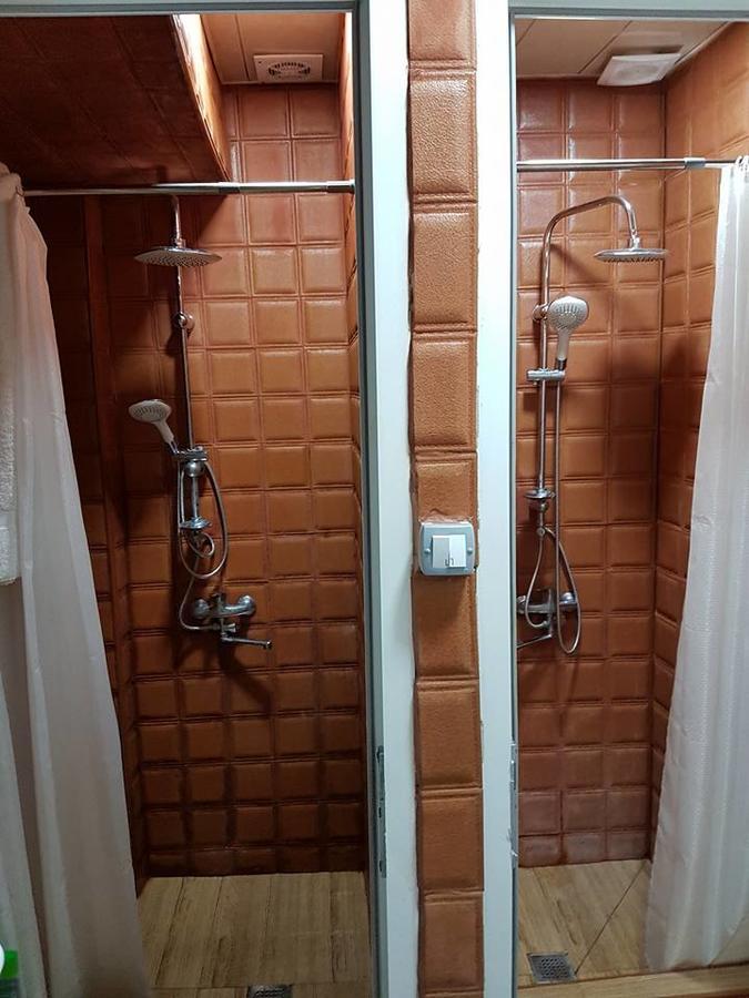 Tbilisi Yard Hostel Ngoại thất bức ảnh